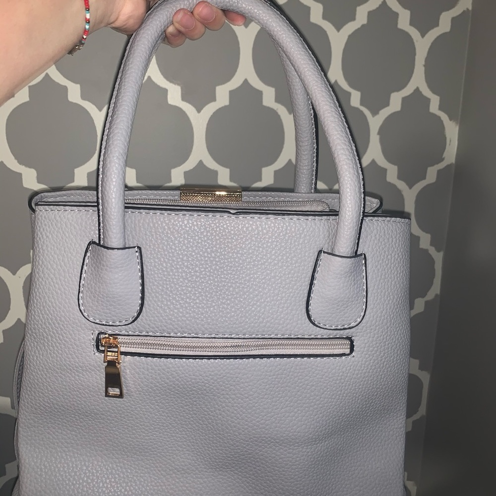 Grey bag! 🐚